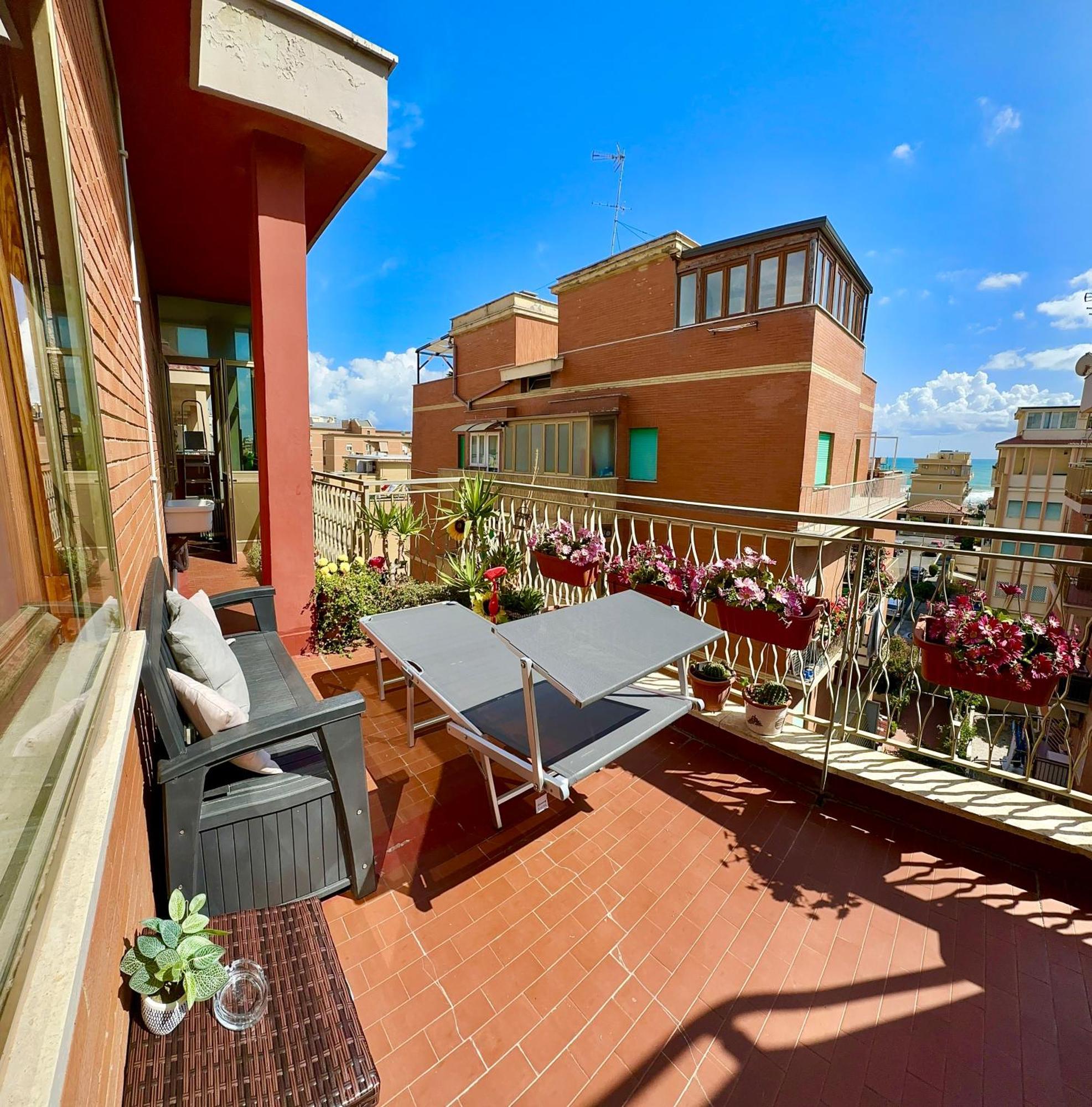 Penthouse Salus Sea View Terrace Apartman Lido di Ostia Kültér fotó